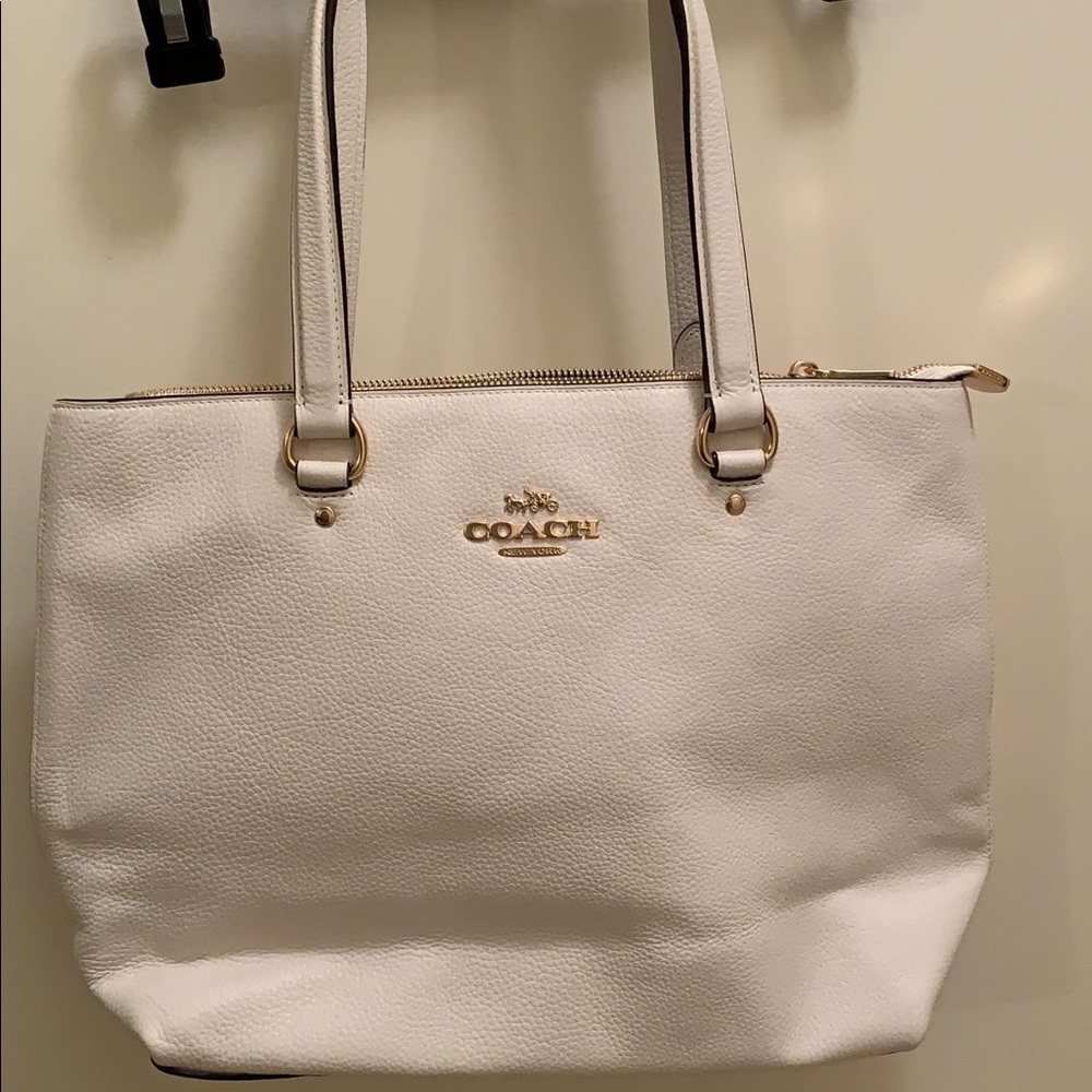 Coach outlet - carry all tote
